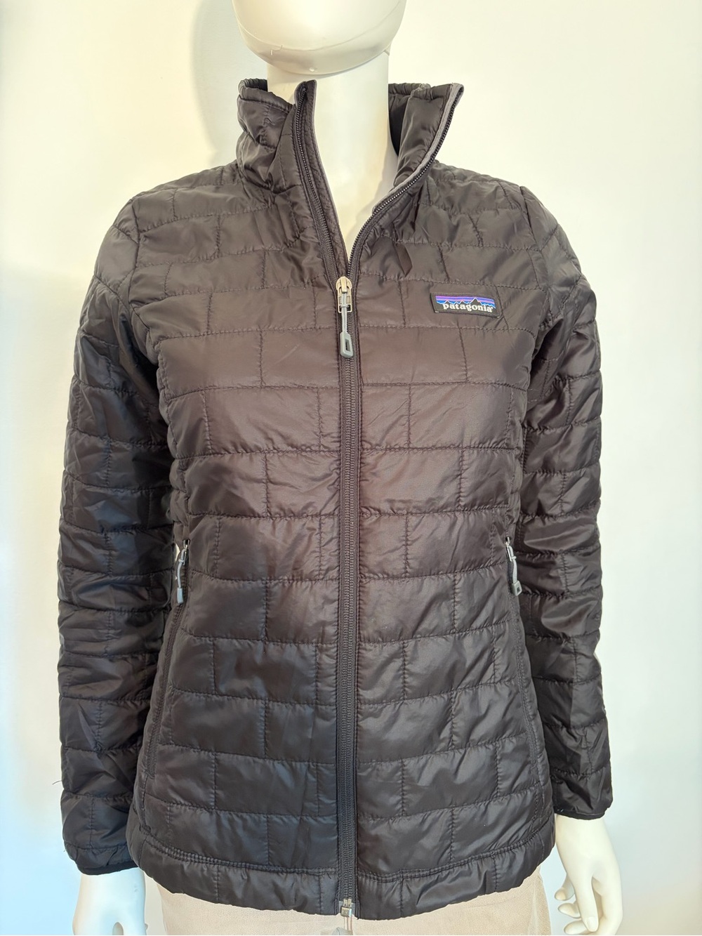 #832 Patagonia Nana Puffer Women's Black Quilted Puffer Jacket. Excellent